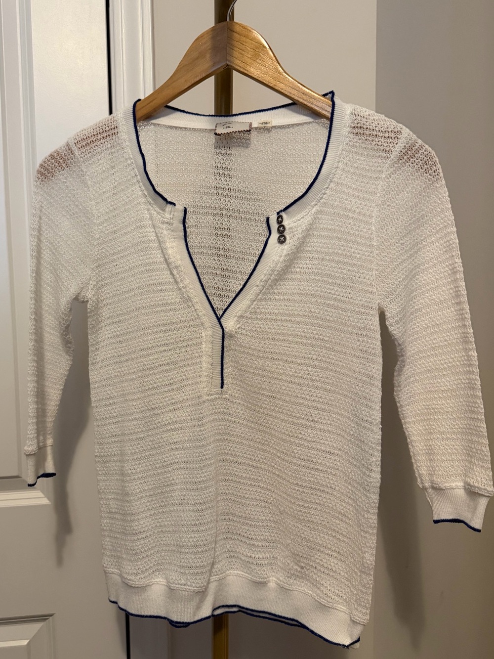 Anthropologie Women’s White Knit Pullover Sweater with Navy Trim
